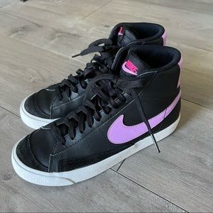 Nike Sneakers Blazer Mid ‘77 Shoes grade School Sz 6.5 Youth Black/Purple